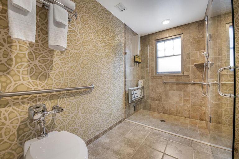 Bathroom 4, Best Western Plus The Normandy Inn & Suites, Hennepin