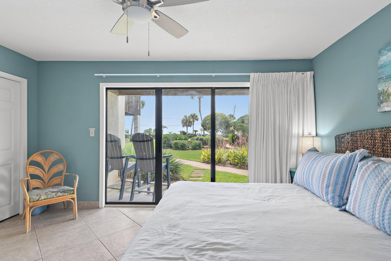 Bedroom 3, Blue Surf 6, Walton