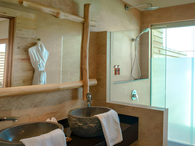 Bathroom 5, You & Me Maldives, Raa Atoll