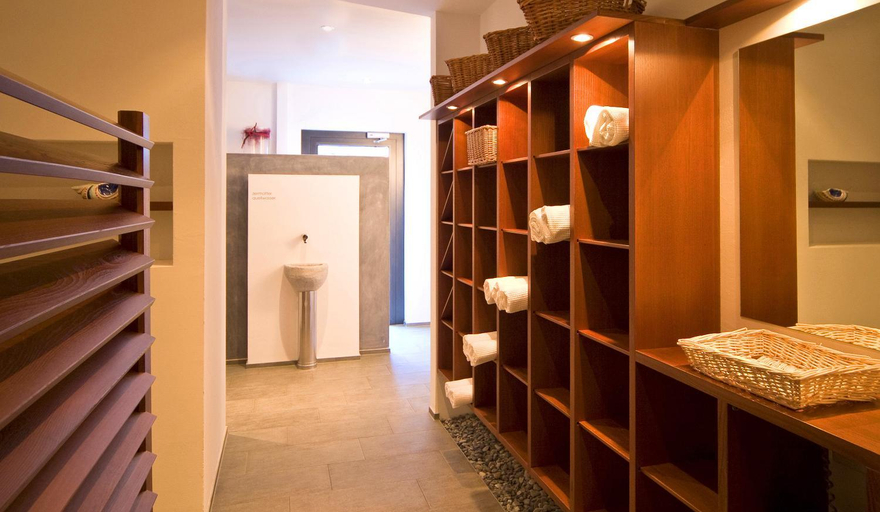 Bedroom 3, Le Mirabeau Hotel & Spa, Visp