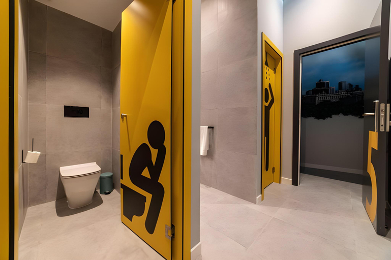 Bathroom 4, Petit Hostel La Latina, Madrid