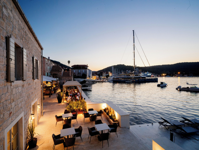 Food & Drinks 4, MARSHAL CLUB HOTEL, Vis