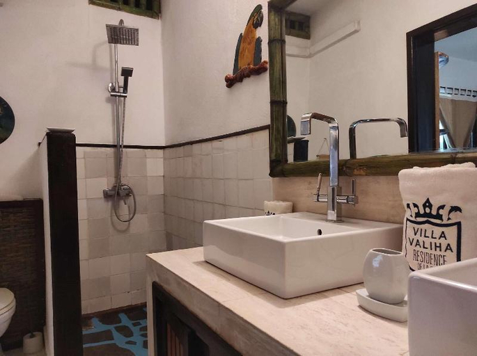 Bathroom 2, Villa Valiha Lodge, Diana