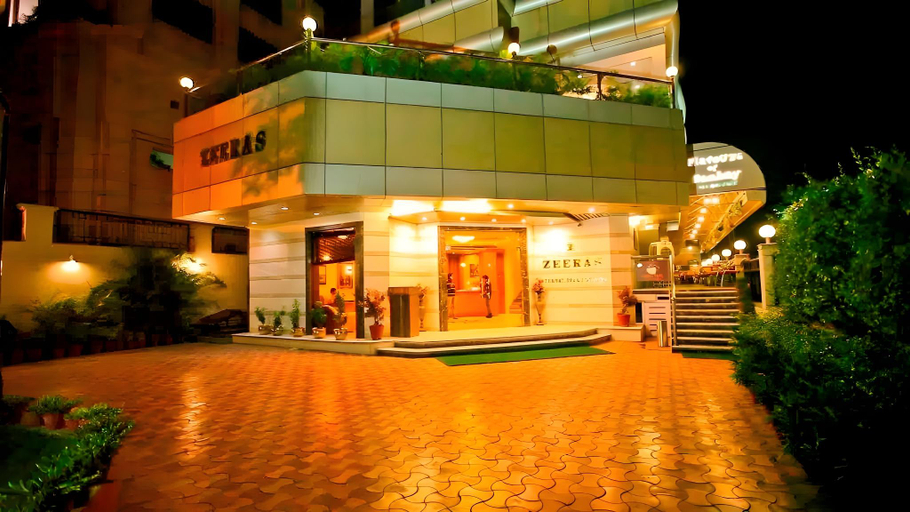 Exterior & Views 1, Zeeras Hotel, Varanasi