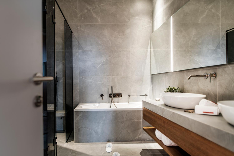 Bathroom 5, Hotel Dubrovnik Palace, Dubrovnik