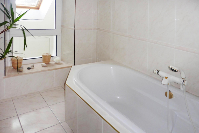 Others 2, Holiday Home in Morbihan with Sea Views, Morbihan