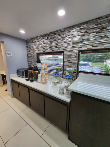 Food & Drinks 5, Quality Inn at Albany Mall Albany, Dougherty