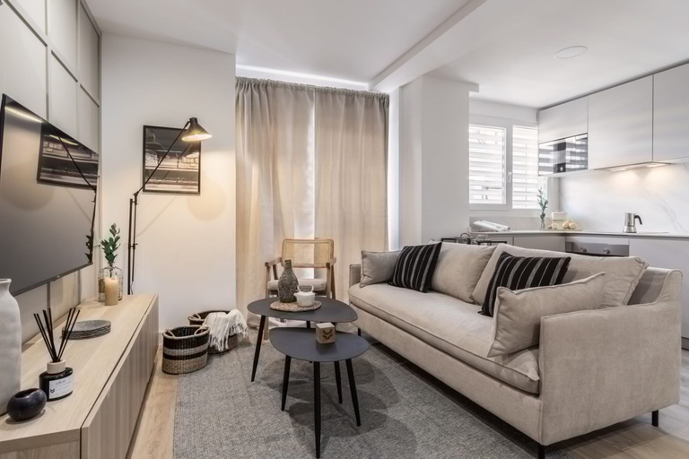 Room 4, Combre - 1 Bedroom With Pool in Castilla, Madrid