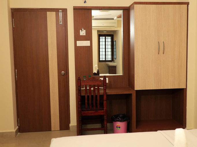 Others 5, Aiswarya Kings Inn, Ramanathapuram