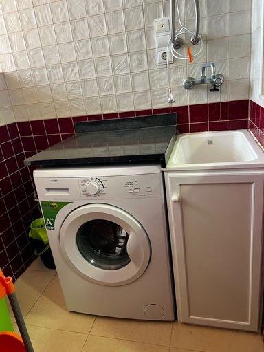 Room 4, Playasol in Denia With 3 Bedrooms and 2 Bathrooms, Alicante