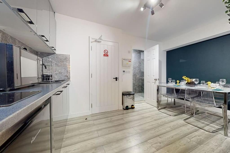 Others 4, Stylish Studios near Regents Park!, London