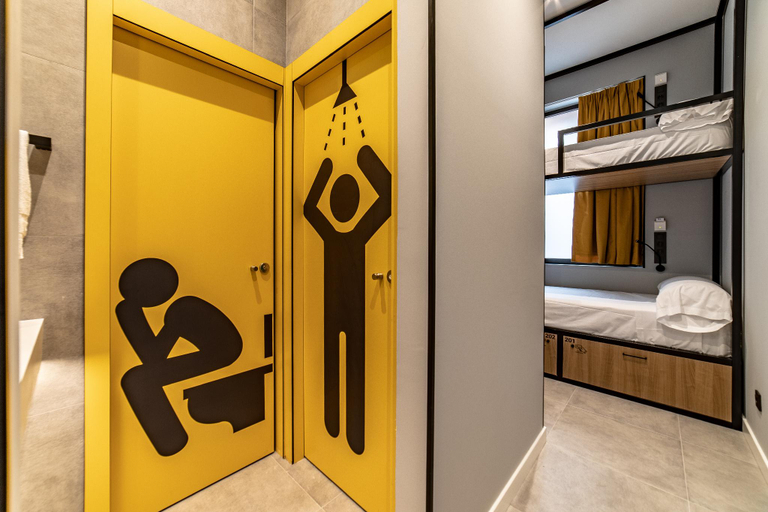Bathroom 4, Petit Hostel La Latina, Madrid