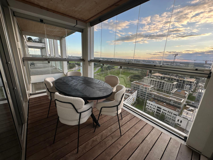 Others 4, Luxurious Apartment with Panoramic View, Antwerpen