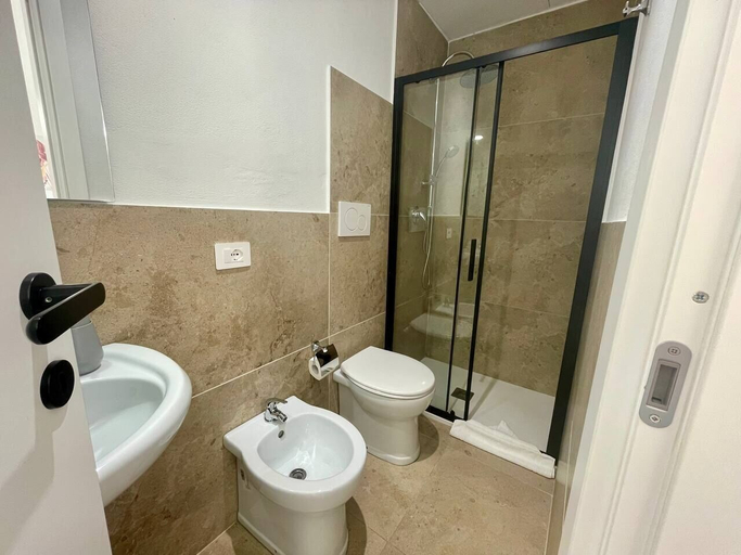 Bathroom 5, Onlyrooms V - Central & Train Station, Cagliari