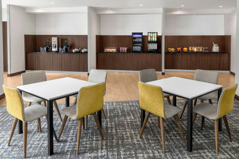 Food & Drinks 5, Fairfield Inn & Suites Calhoun, Gordon