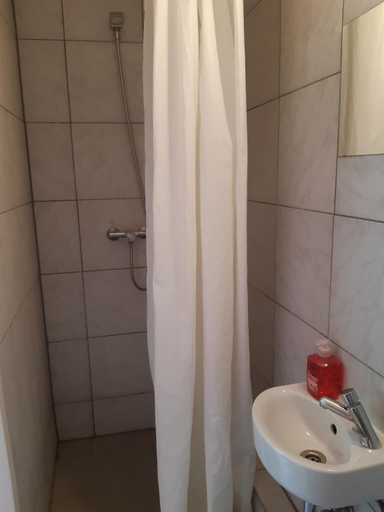 Bathroom 5, 2-Rent Group Hostel Rooms&Apartments TUB19A, München