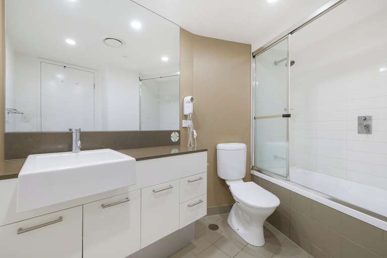 Bathroom 5, Artique Surfers Paradise, Gold Coast