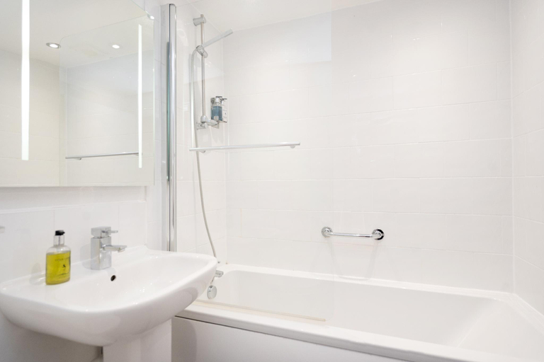 Bathroom 4, Clifton Hotel, Bristol