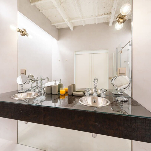 Room 3, The Deauville Majestic 1 Bedroom in Chueca, Madrid