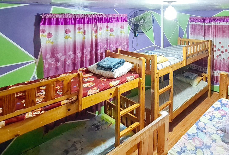 Guestroom, Yuzons Bedspacer and Transient Home Staycation, Parañaque