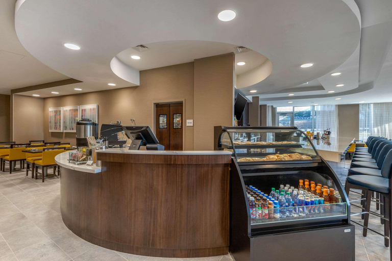 Public Area, Cambria Hotel West Orange, Essex
