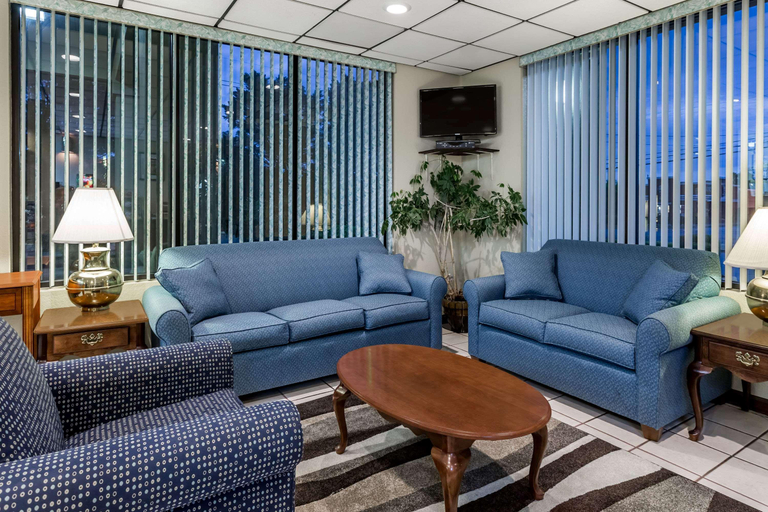 Public Area, Days Inn by Wyndham Elberton, Elbert