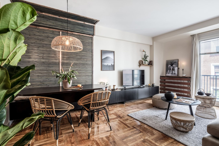Room 3, Logo - 2 Bedrooms in Salamanca, Madrid