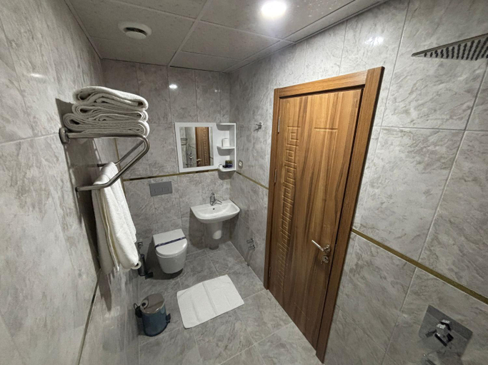 Bathroom 3, Zumrut Palas Otel, Develi