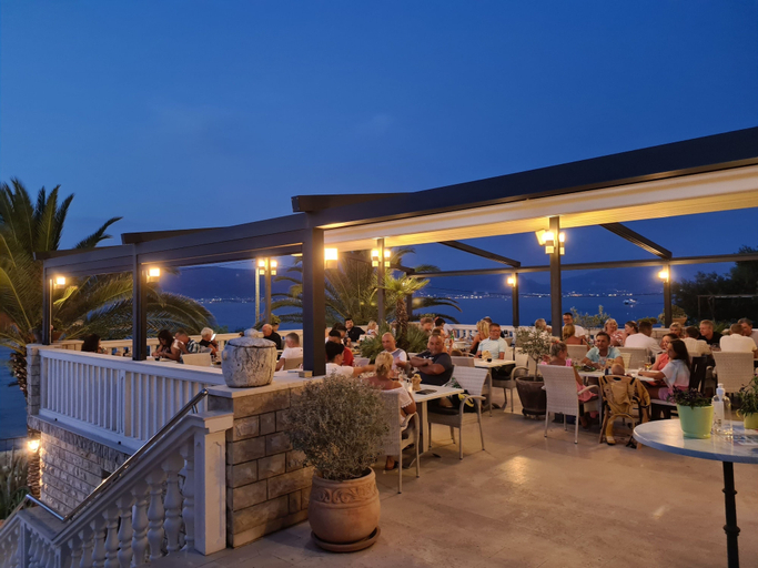 Food & Drinks 5, Hotel Vila Tina, Trogir