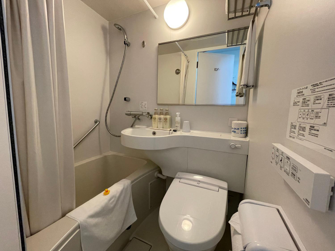 Bathroom 3, Ueno Urban Hotel Annex, Taitō
