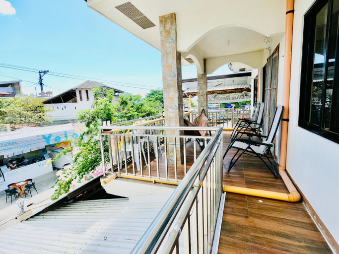 Others 4, Lion Dive Resort, Moalboal