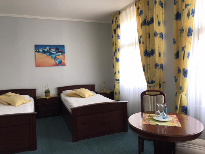 Others 2, Hotel Kranefoer, Recklinghausen