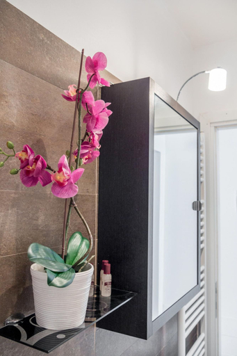 Room 5, Ai Frari Apartment With Balcony by Wonderful Italy, Venezia