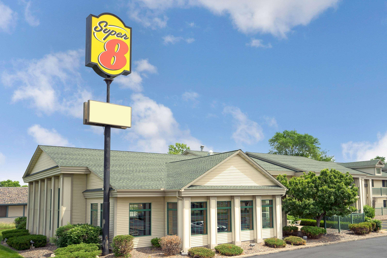 Exterior & Views 2, River Hill Inn & Suites, Saint Croix