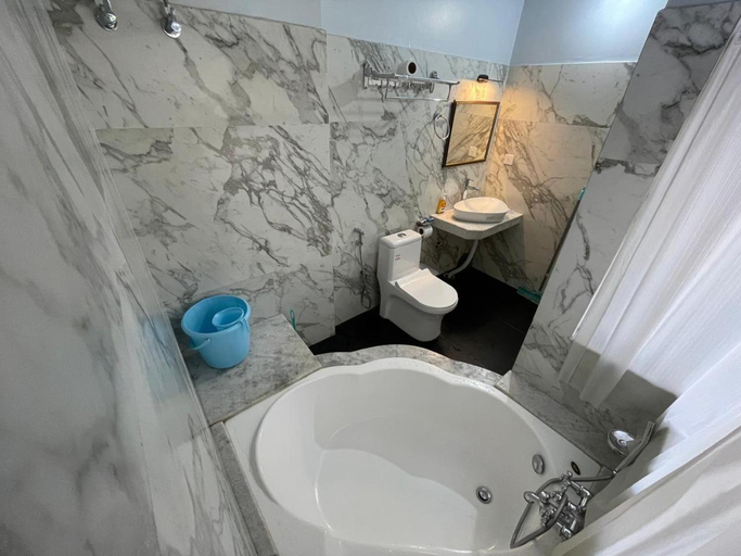 Bathroom 3, Cafe Sola bnb, East Khasi Hills