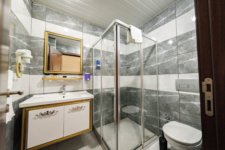 Bathroom 5, Grand Hamit Hotel, Çankaya