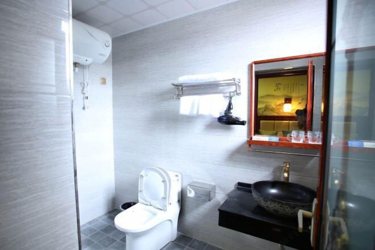 Bathroom 3, Qinyong Scenic Area Inn, Xi'an