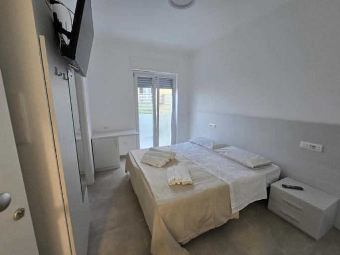 Others 5, Albergo Miva, Cosenza