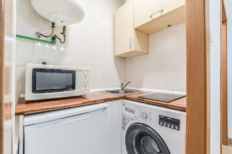 Room 2, C Plaza de Espa a 4B, Madrid