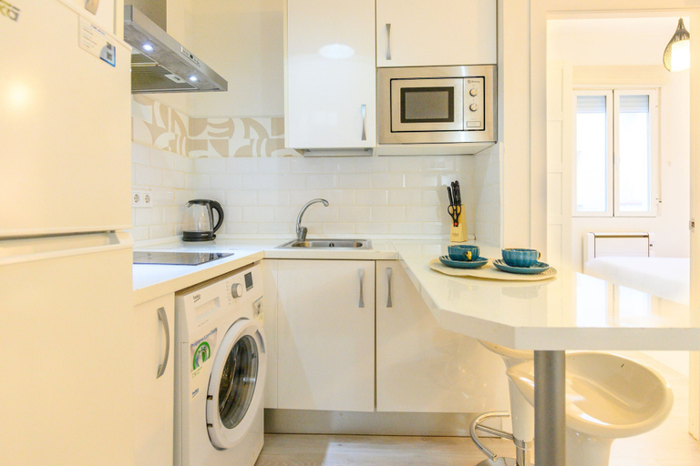 Room 3, M Ama272 Acogedor Piso de 1 Dormitorio a Poco m, Madrid