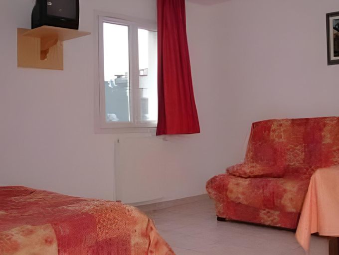Bedroom 2, Hotel du Luxembourg, Lozère