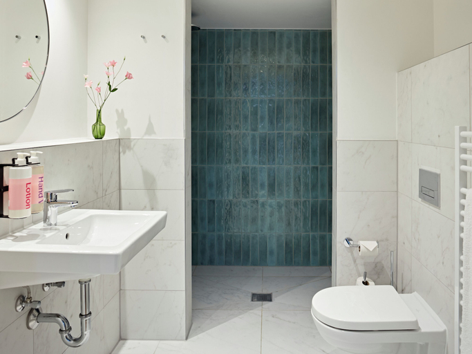 Bathroom 5, Numa Berlin Checkpoint Charlie, Berlin