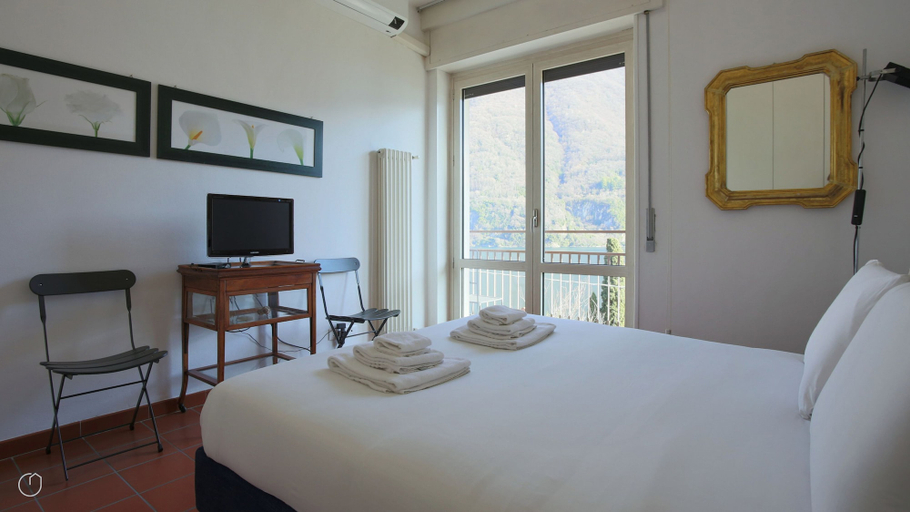 Bedroom 3, Regina Nuova 13, Como