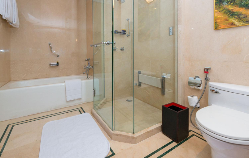 Bathroom 5, The Oberoi, Bengaluru, Bangalore
