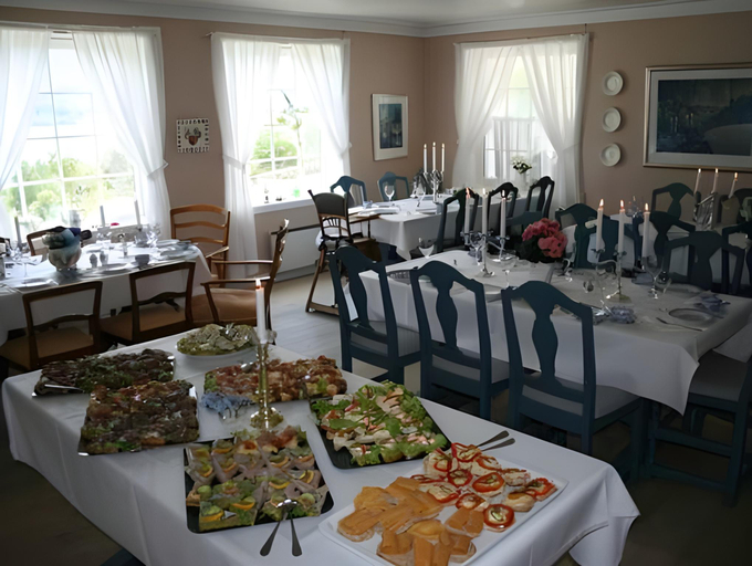 Food & Drinks 4, Nes Gard, Luster