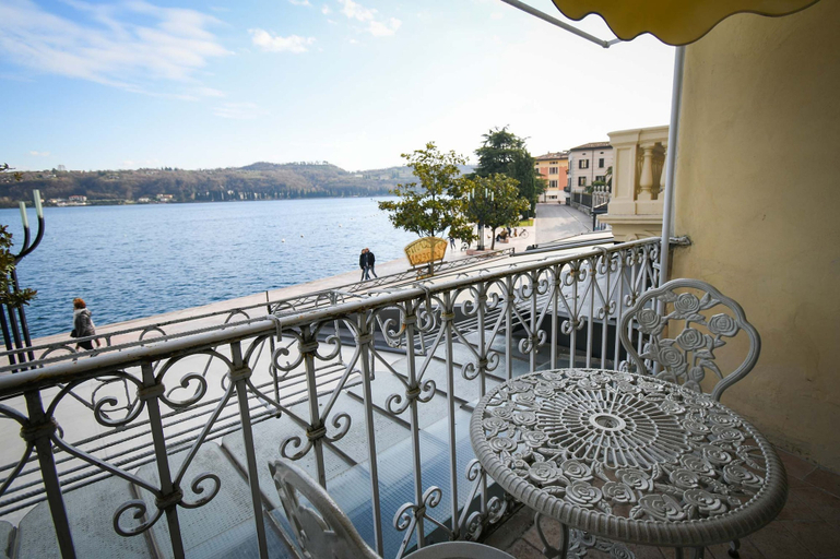 Room 4, Romantic Benaco Sal - App 01, Brescia