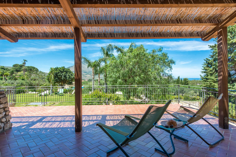 Room 5, L Ulivo Blu - One-bed 2 With Seaview Balcony -loc, Trapani