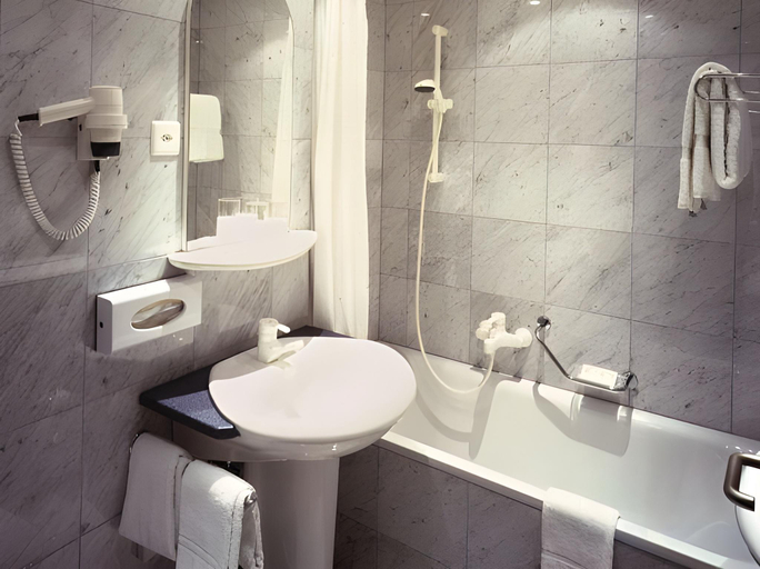 Bathroom 4, The Hey Hotel, Interlaken