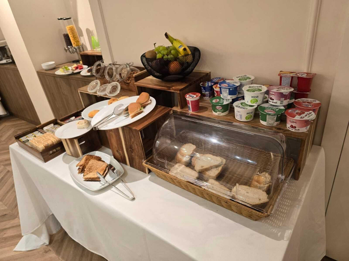 Food & Drinks 5, Hotel Adore, Vlorës