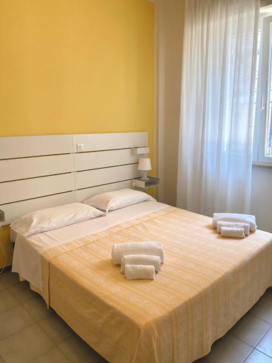 Others 4, HOTEL FLYING, Pesaro E Urbino